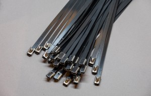 5.6mm x 200mm Coated Stainless Steel Cable Ties (100 pack) 